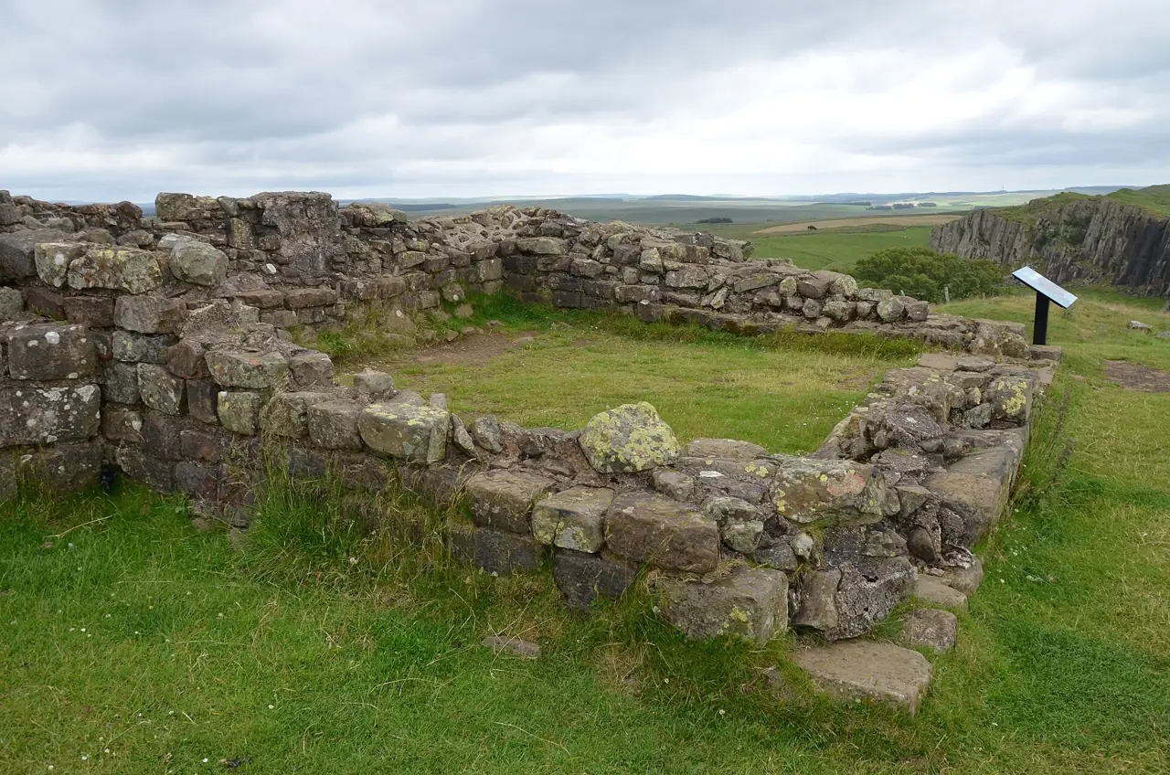 Turret 45a on Walltown Crags, the quarried cliff face of the Whin Sill beyond